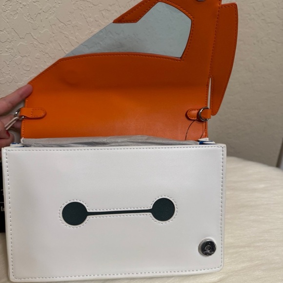 Loungefly Disney Big Hero 6 Baymax Suit Split Crossbody Bag - Picture 8 of 10